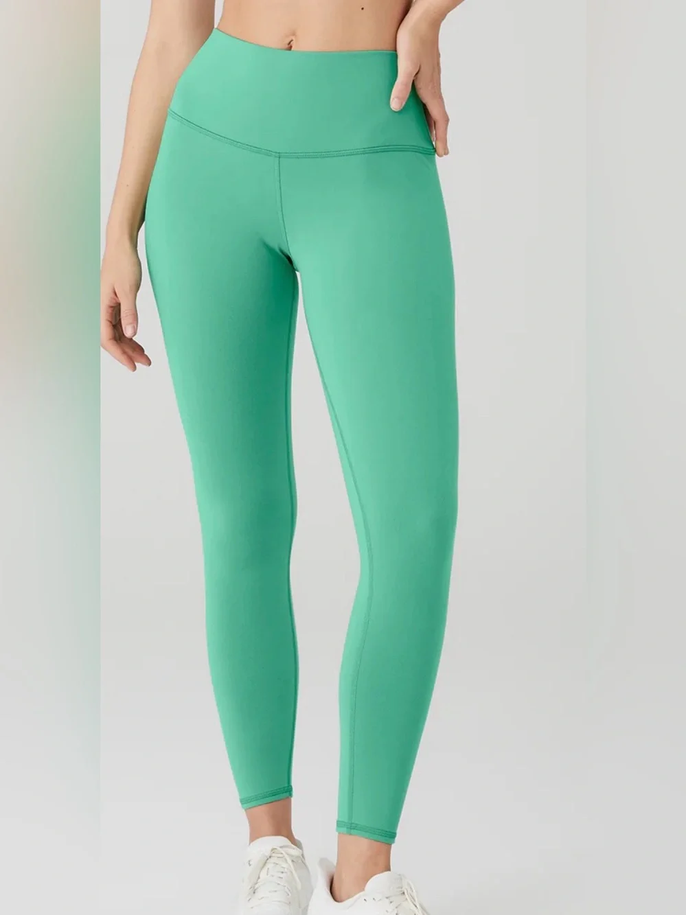 Alo 7/8 High-Waist Airbrush‎ Legging Size Medium Lettuce